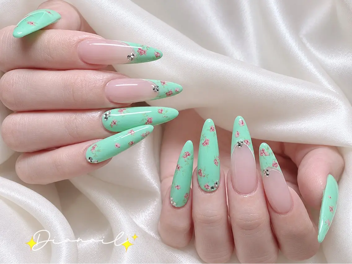 ネイル フットネイル 韓国ネイル レース マグネットネイル ニュアンスネイル ハンドネイル Dia nail サロンのネイルデザイン