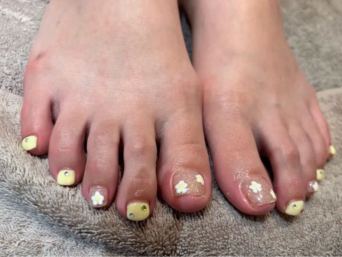 ネイル フットネイル みみ パラジェル￤自由が丘のネイルデザイン