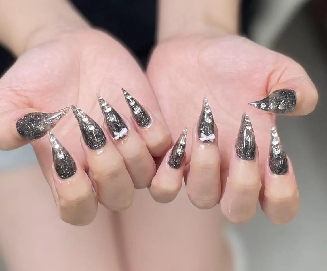 ネイル 💕リリ 🩷のネイルデザイン
