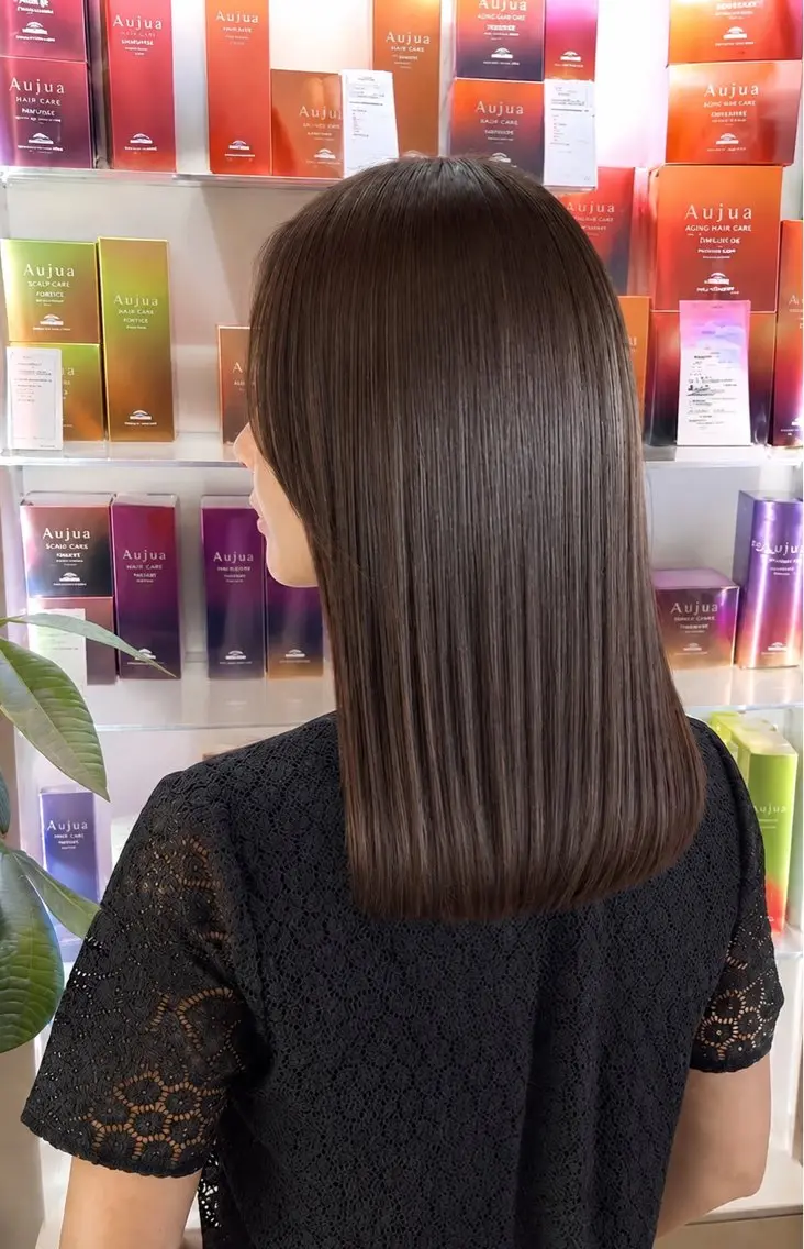 セミロング 松下 沙織のヘアスタイル