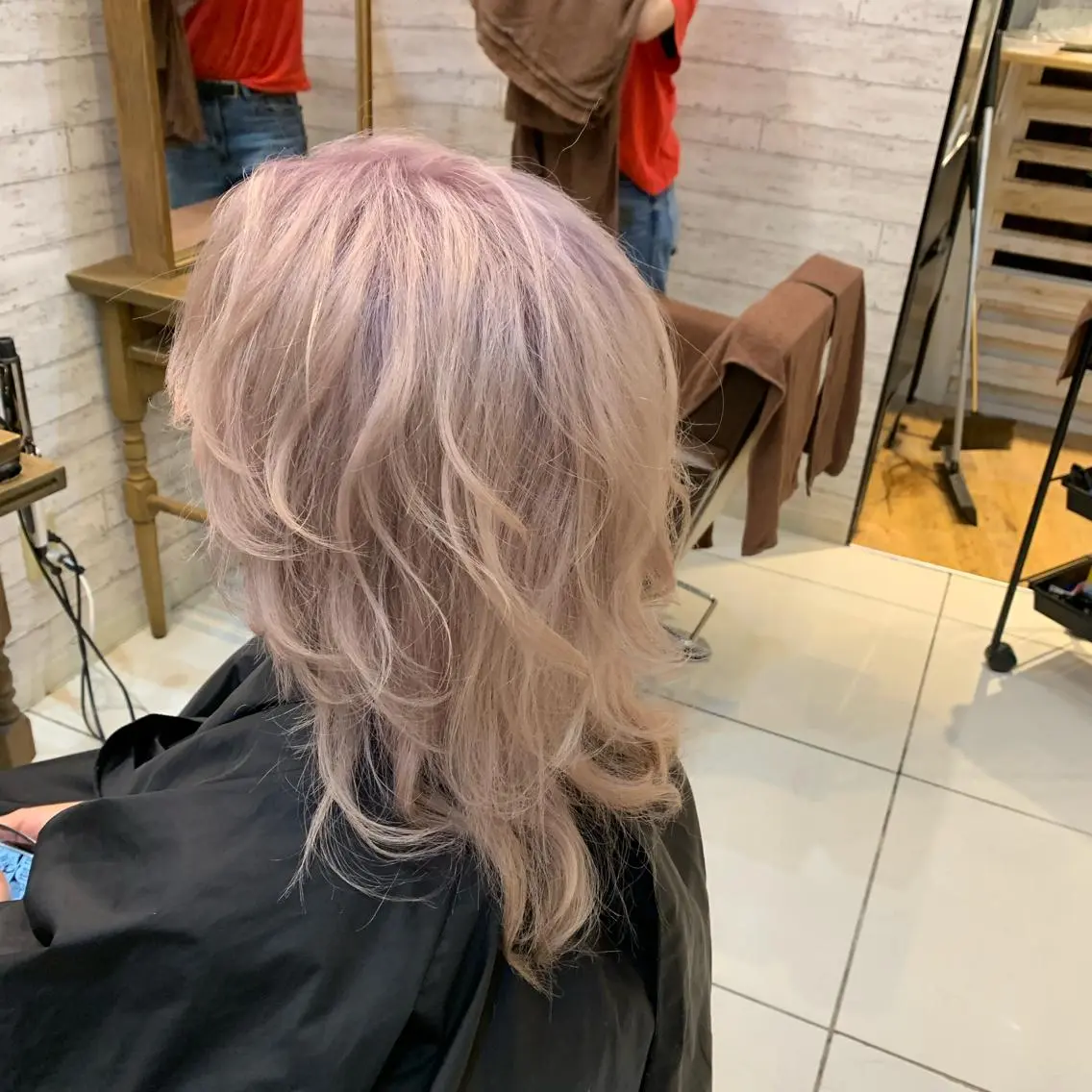カラー ブリーチ 天野 利咲のヘアスタイル