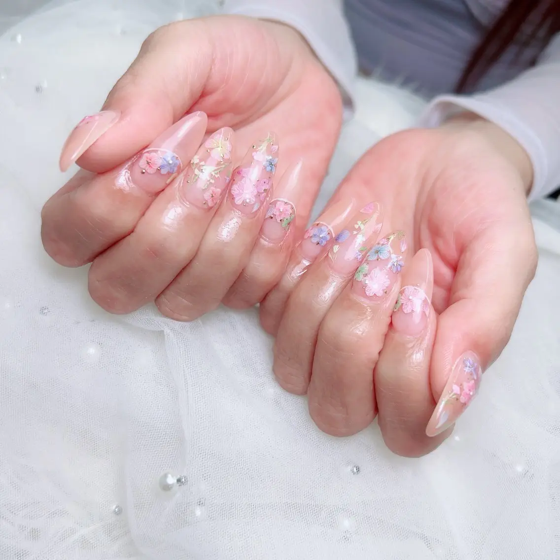 ロング 韓国風ヘア ロング ハンドネイル gallery Yumiのネイルデザイン