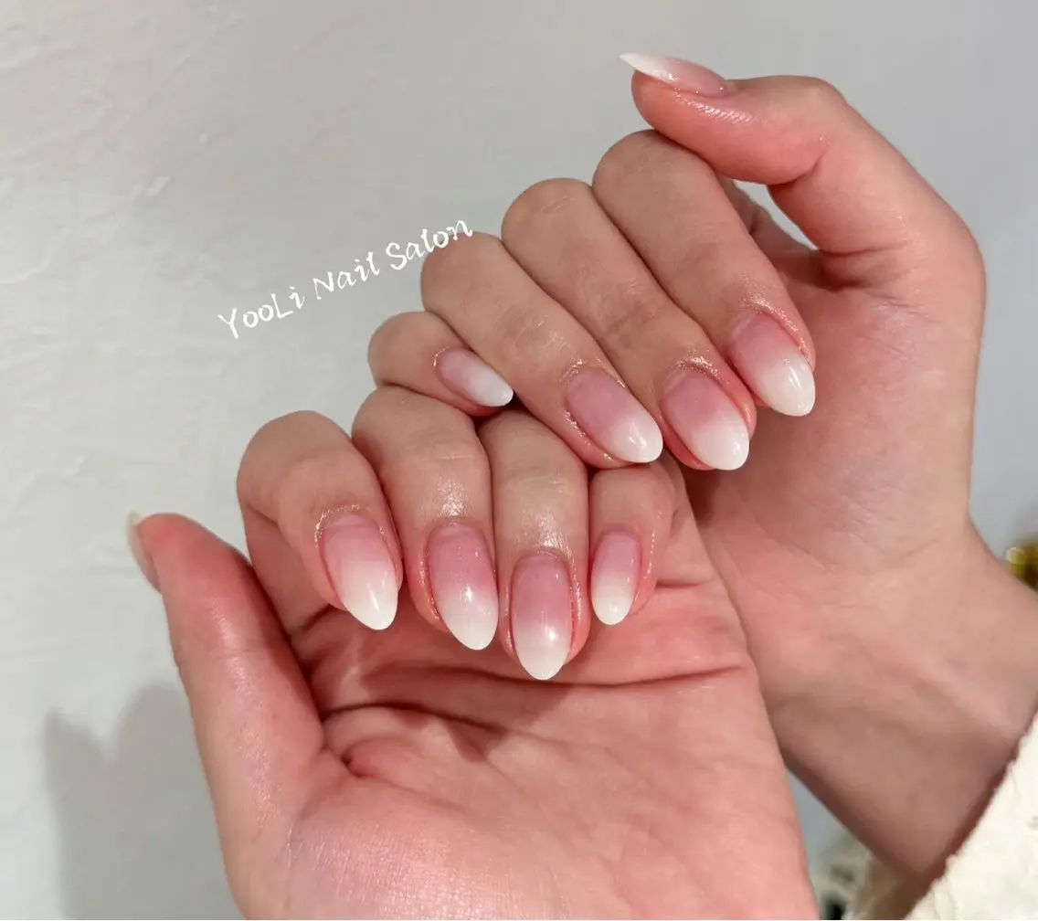 ネイル アートネイル オーロラネイル チークネイル フレンチネイル ガラスフレンチ ハンドネイル 🎀YooLi Nail salonのネイルデザイン