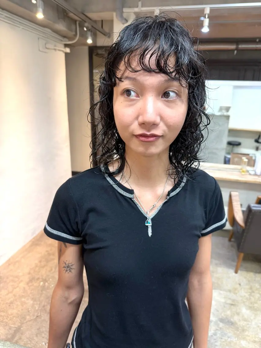 ミディアム パーマ ミディアムパーマ レイヤーカット ウルフカット カット パーマ トリートメント 坂本 裕介のヘアスタイル