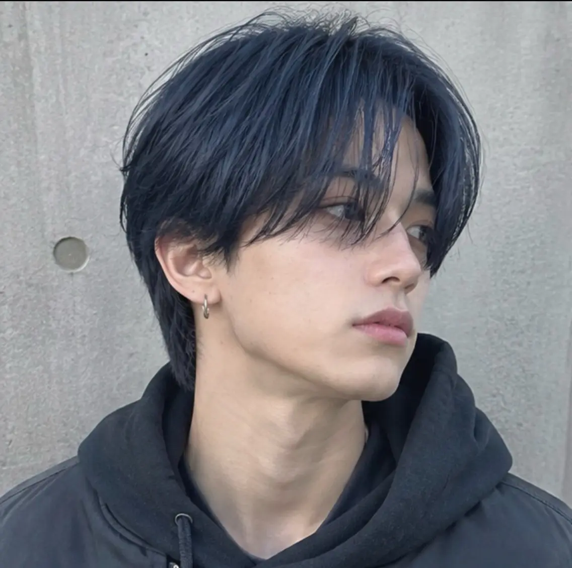 【💙ブルーカラー💙】【大人】【上品】【青強め弱め可】【肌白見え】【29歳以下】【4名限定】【無料】ブリーチ込の写真