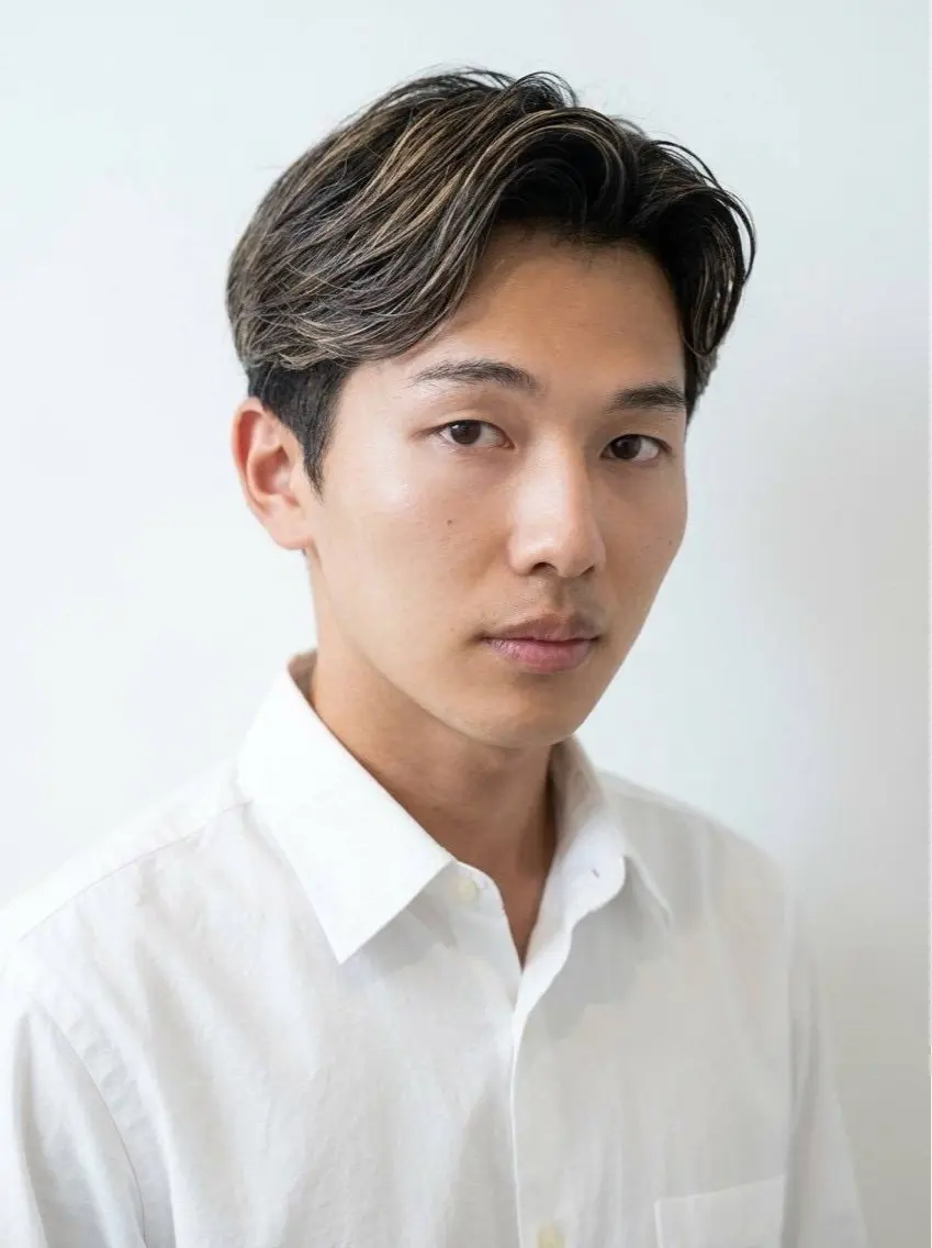 ミディアム 霜 良太のヘアスタイル