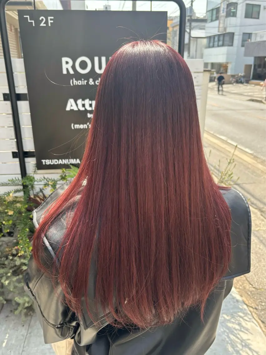 ロング レッドブラウン 小玉 唯依のヘアスタイル