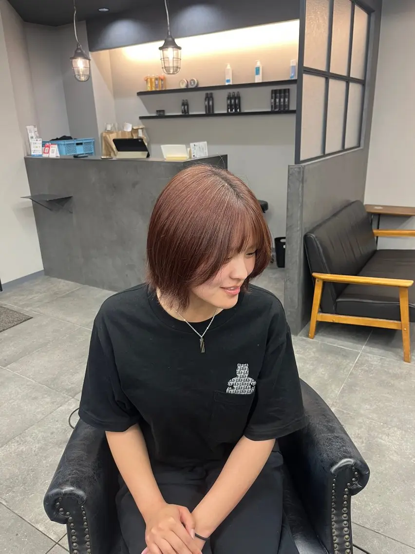 ミディアム ボブ 顔周りカット レイヤーカット カット 森近 巴のヘアスタイル