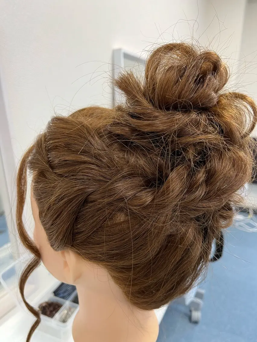 セミロング お団子ヘア 山本 ひろ美のその他イメージ