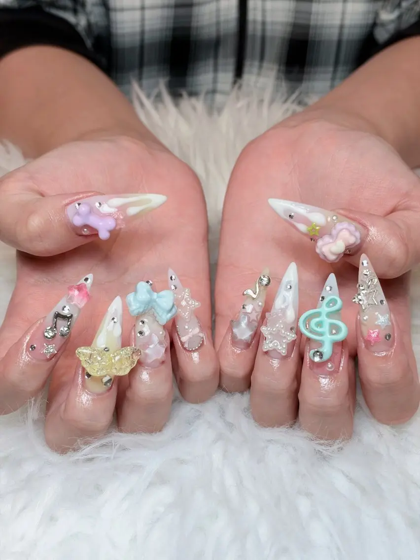 ネイル チークネイル ドット フレンチネイル グラデーション ハート ハンドネイル Julli NailStudioのネイルデザイン