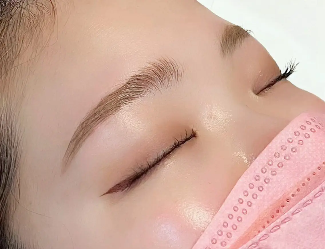 アイブロウ ハリウッドブロウリフト EYE405 SAKURAのマツエク・マツパデザイン