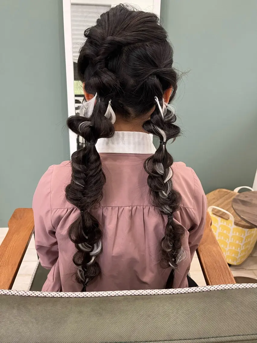 ロング ヘアアレンジ キッズ M.arc 【マーキ】のヘアスタイル
