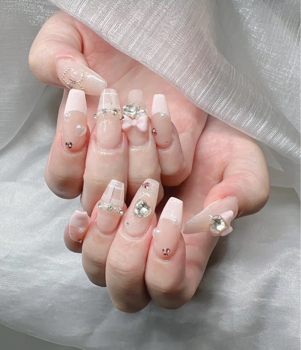 ネイル 長さ出し グラデーション 卒業式 キラキラネイル マグネットネイル ハンドネイル Lee Nailsのネイルデザイン