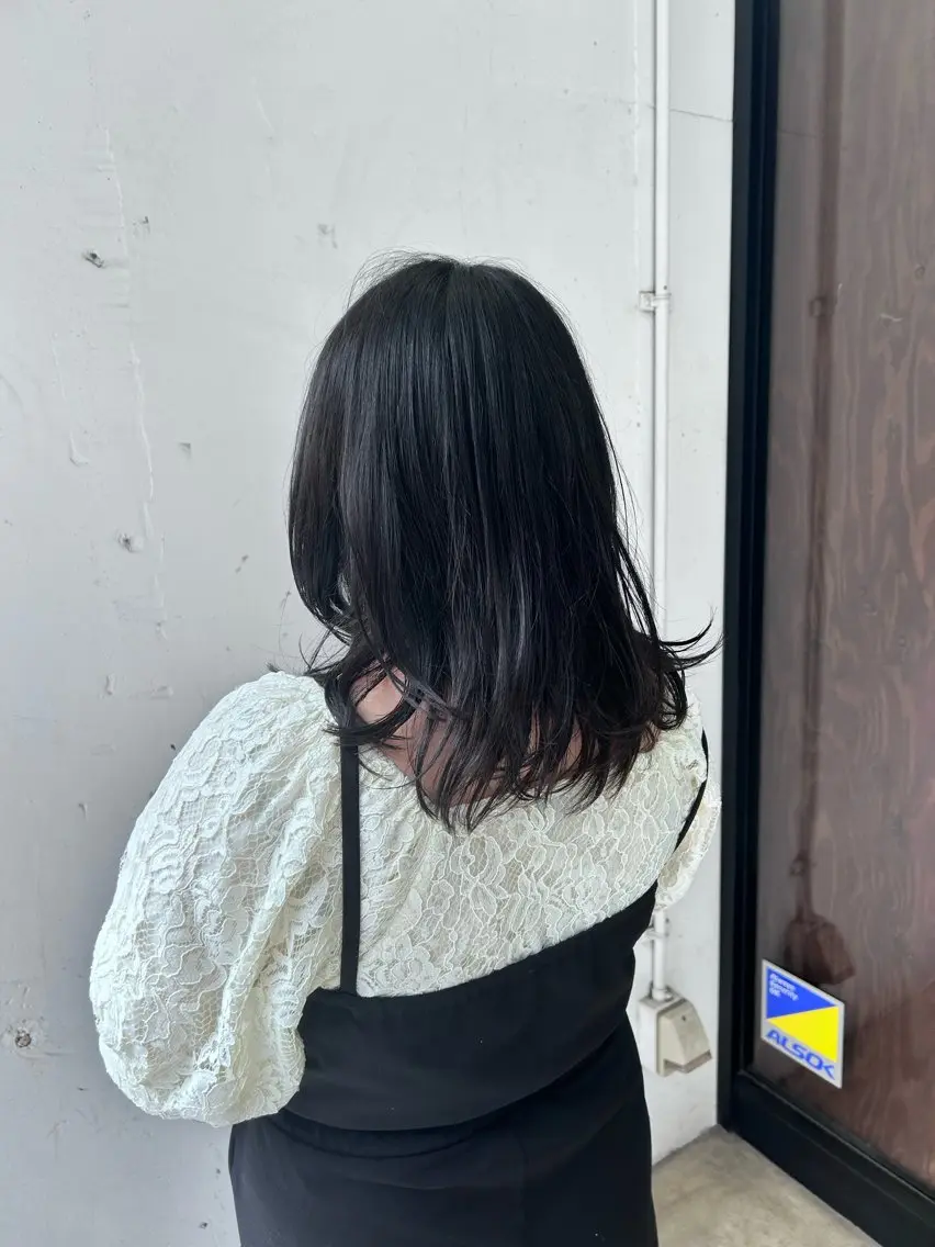 ミディアム 津田 花望のヘアスタイル