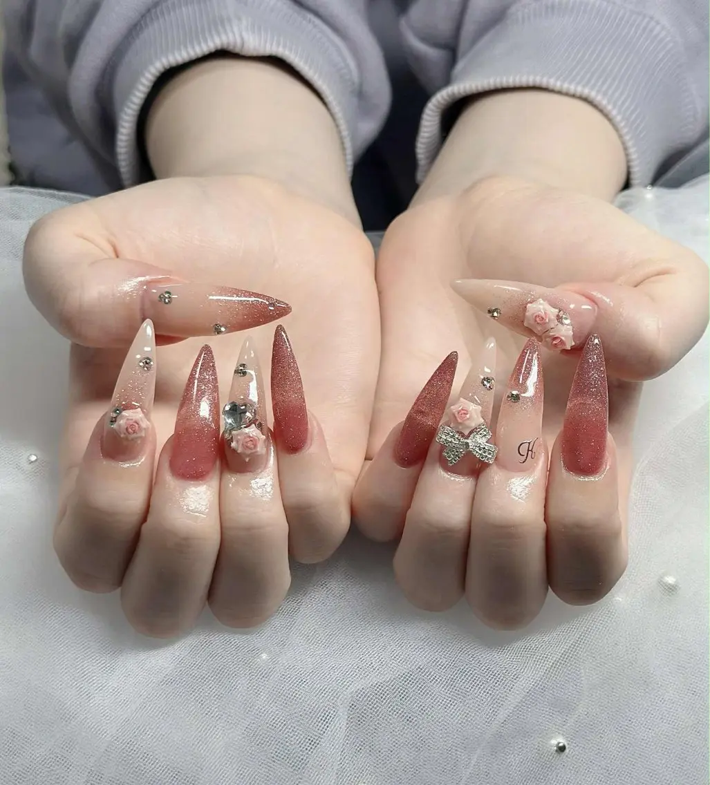 ネイル オーロラネイル フレンチネイル ジェルネイル ハロウィン キラキラネイル ハンドネイル H.baby Nail Salonのネイルデザイン