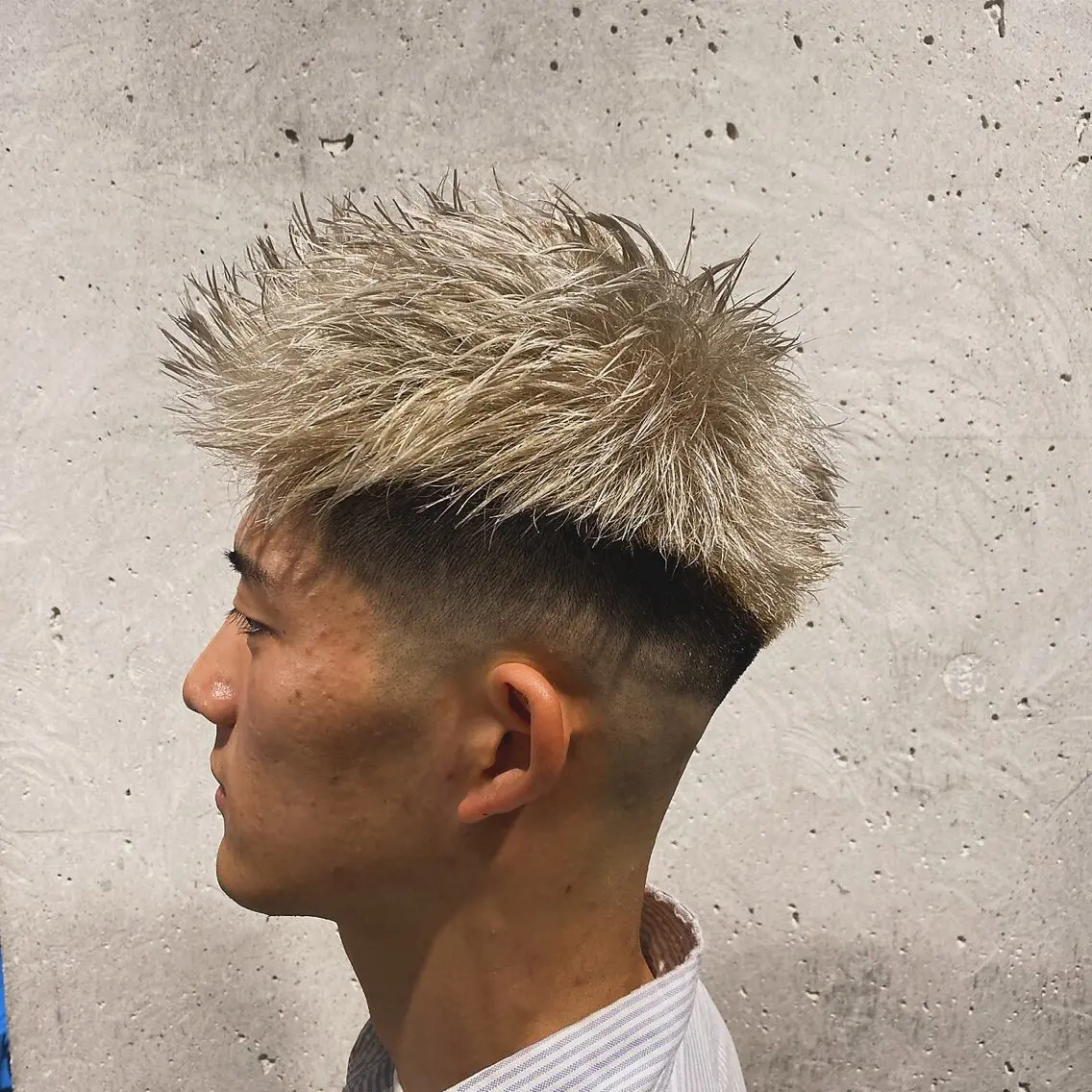 ショート パーマ メンズ メンズバレイヤージュ メンズブリーチ メンズハイライト メンズインナーカラー メンズメッシュ カット 髪質改善/透明感 OAK兵庫のヘアスタイル