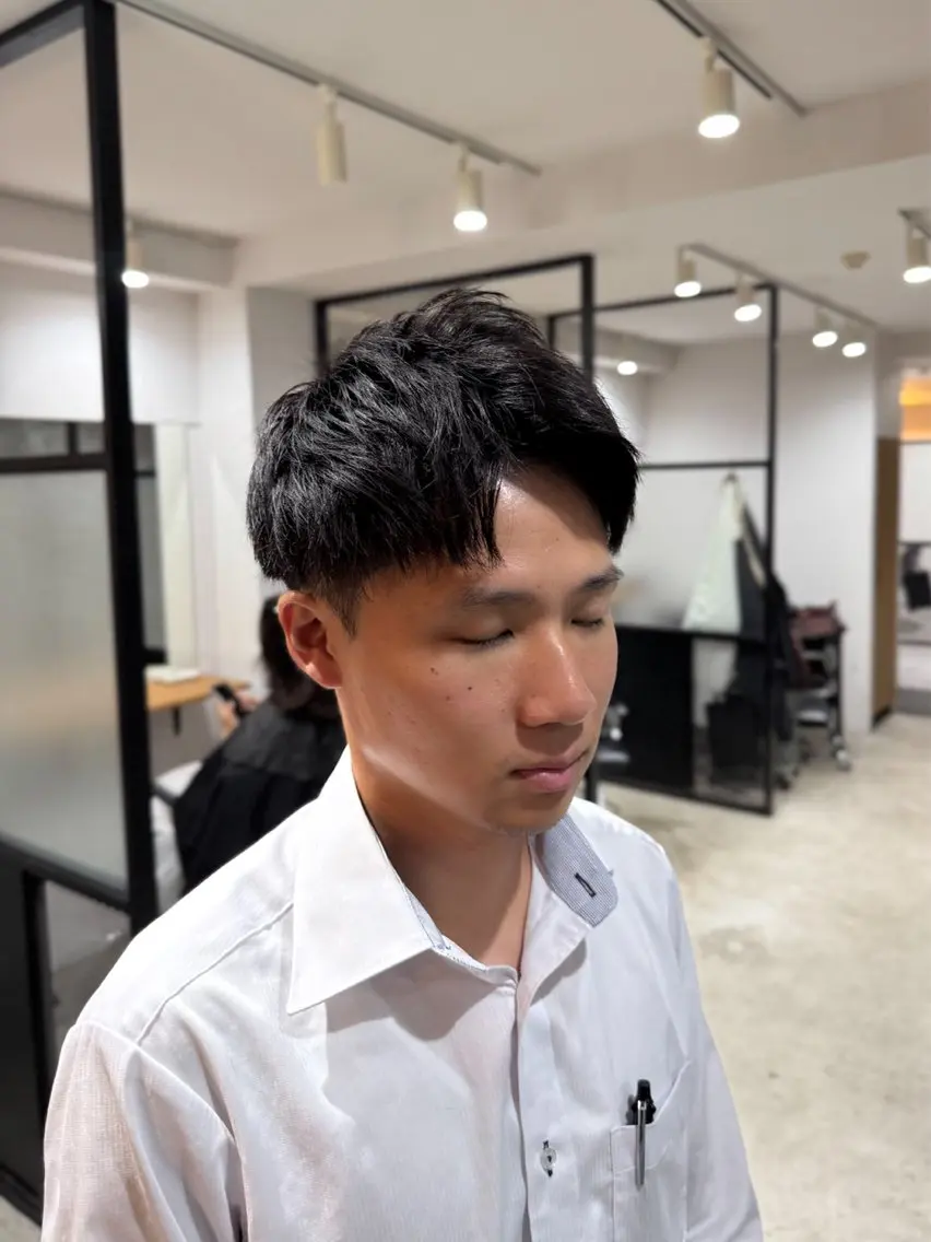 メンズ アップバング カット ツヤツヤ縮毛矯正 /美髪カラー 小山のヘアスタイル
