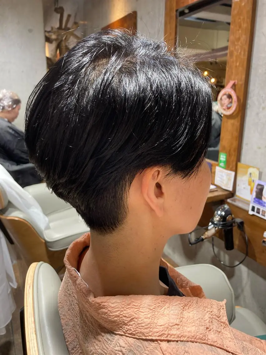 カット、ハーブカラーの写真