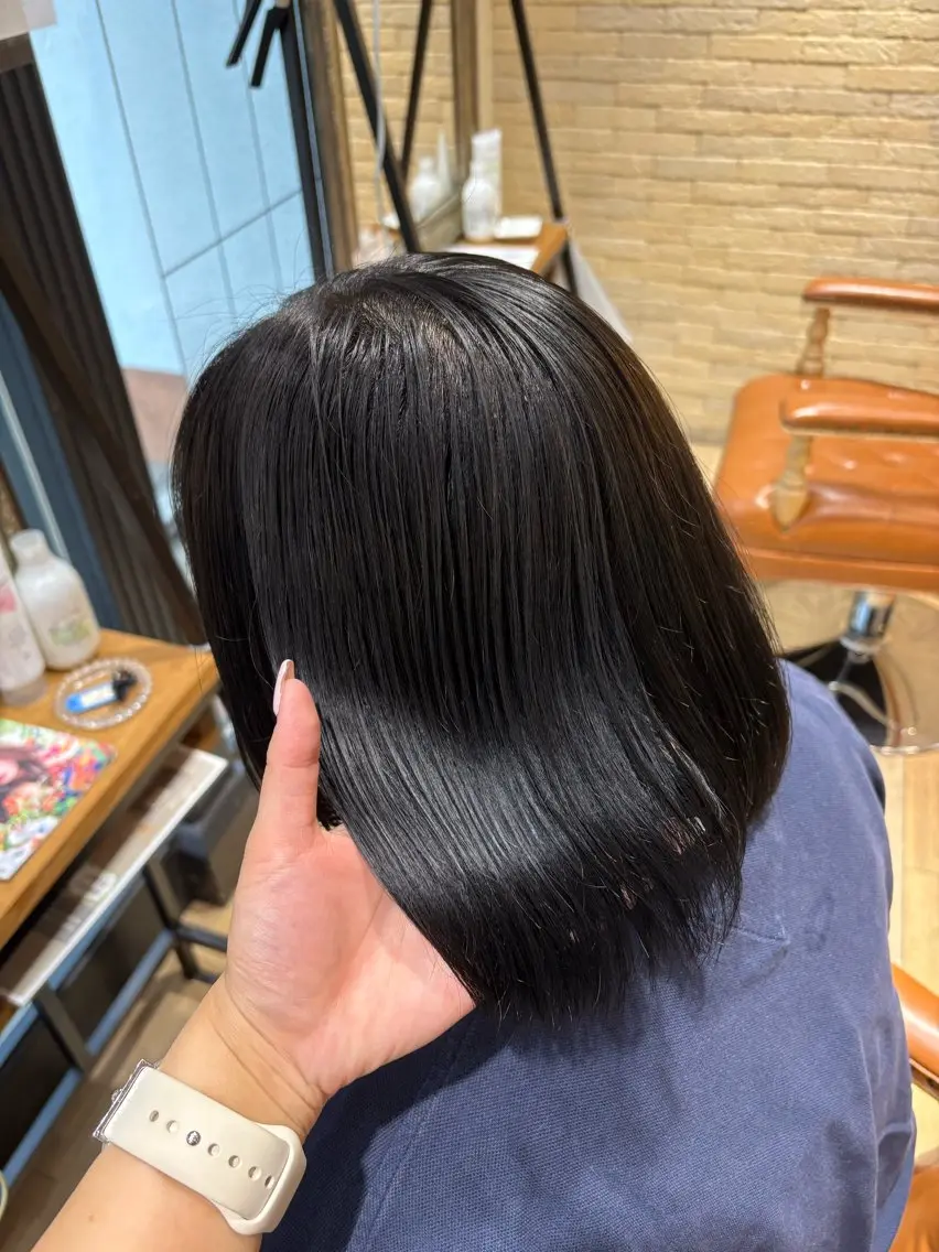 カラー ヘアカラー トリートメント しおり🍬 KOKORO🤍のヘアスタイル