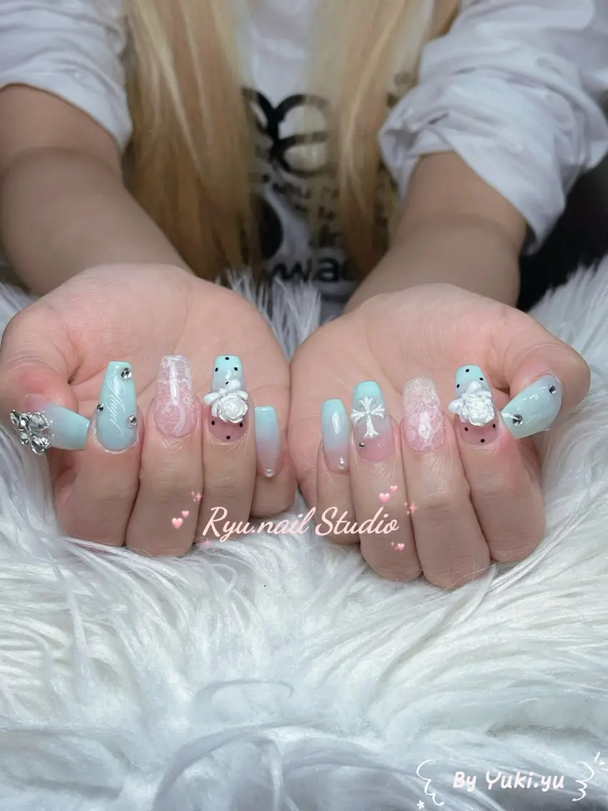 ネイル アートネイル フラワーネイル フレンチネイル ジェルネイル グラデーション Ryu Nail NekoChanのネイルデザイン