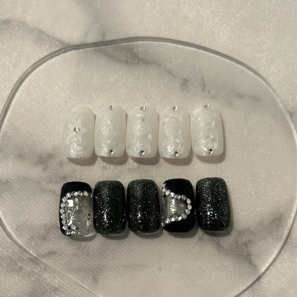 ネイル 成人式 フラッシュネイル フレンチネイル ガーリー キラキラネイル ハンドネイル ハンドケア lylynail YUUKAのネイルデザイン