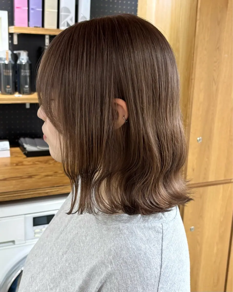 ミディアム カラー ヘアアレンジ ベージュカラー ブリーチ ケアブリーチ ダブルカラー ミルクティーベージュ カット ヘアカラー 坂齋大地／レイヤー/ ダブルカラーのヘアスタイル