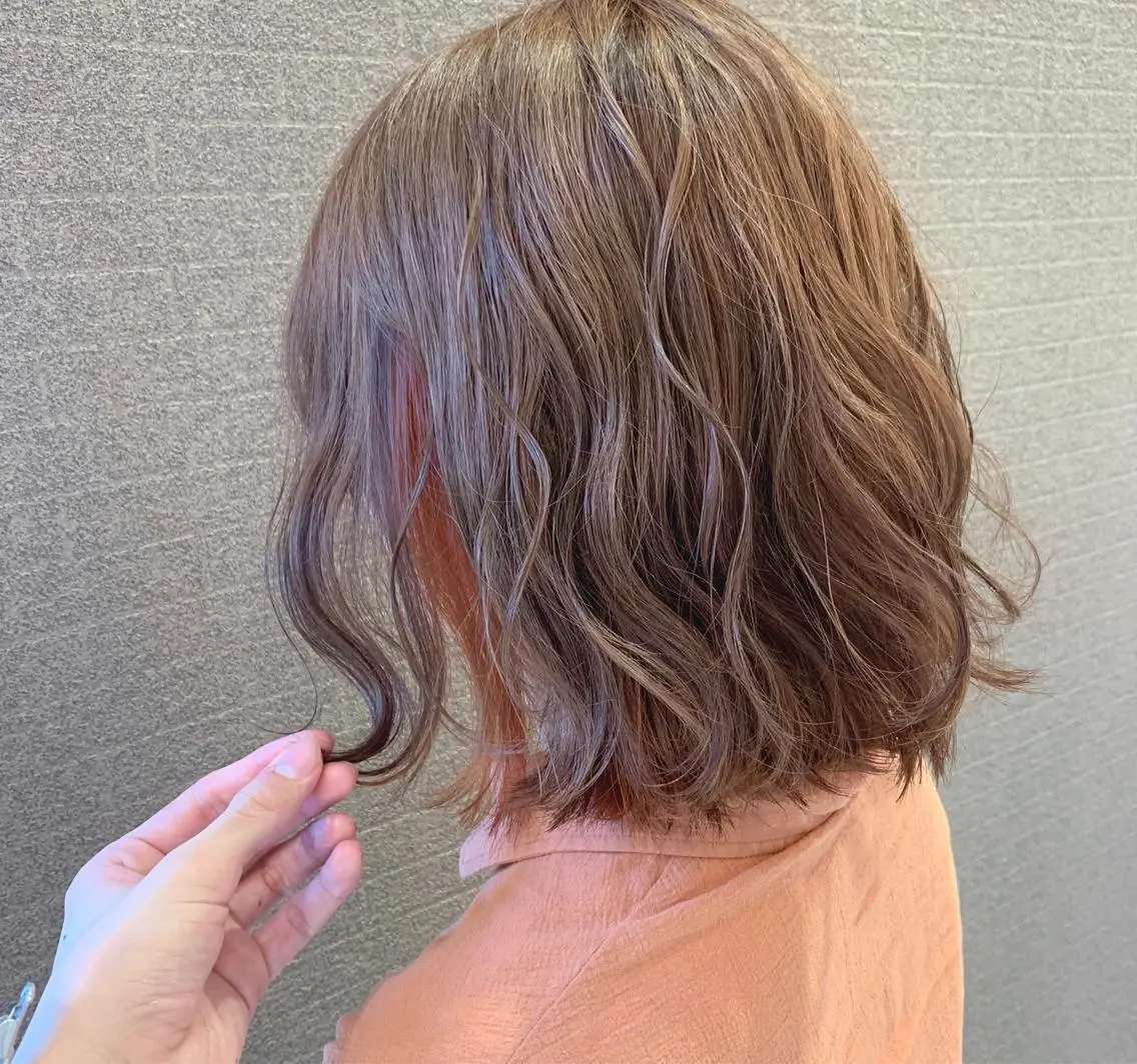 ショート カラー ベージュカラー ブリーチ ミルクティーベージュ オレンジ 清水 亮太/赤み消しカラーのヘアスタイル