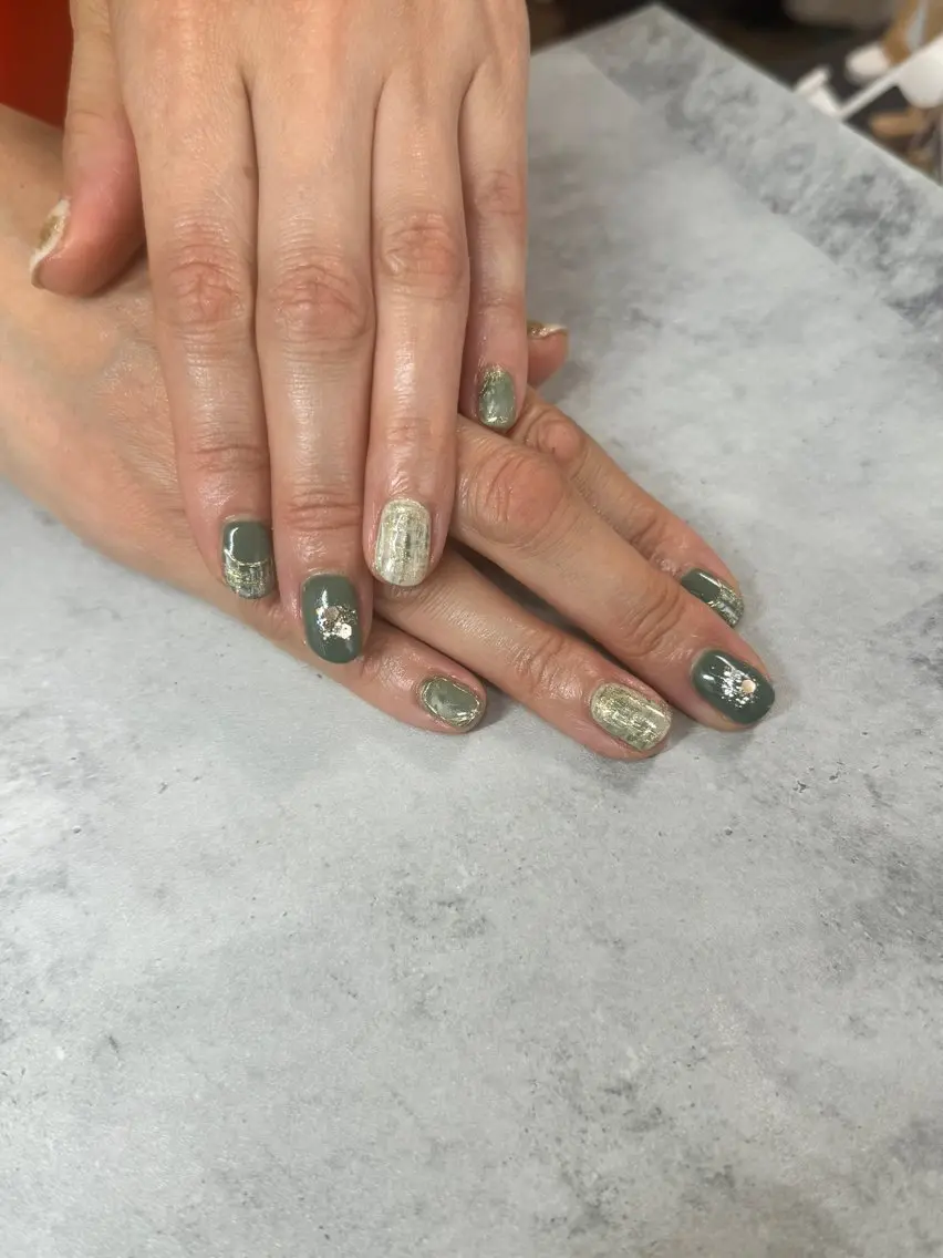 ネイル グリーン ハンドネイル N.plus NaiLのネイルデザイン