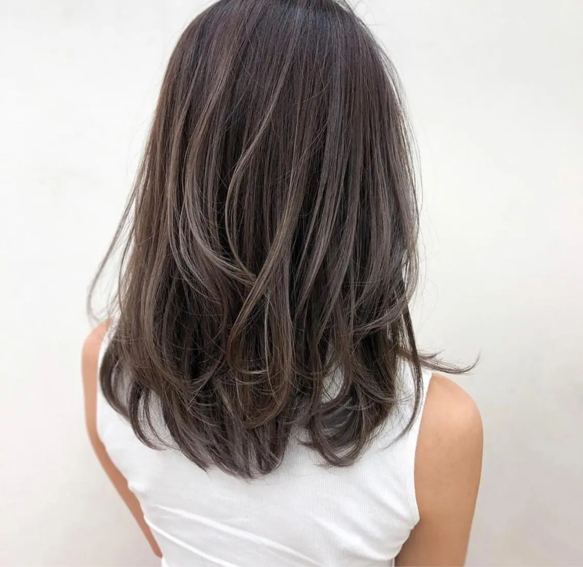 セミロング naomi (夜間営業受付中★)のヘアスタイル