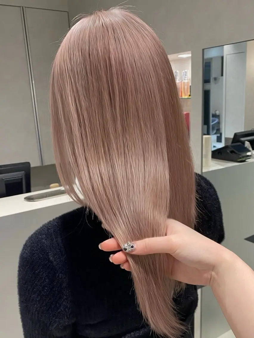 ロング ヘアカラー トリートメント 上品ハイトーン×艶 カラー🤍／ふうかのヘアスタイル