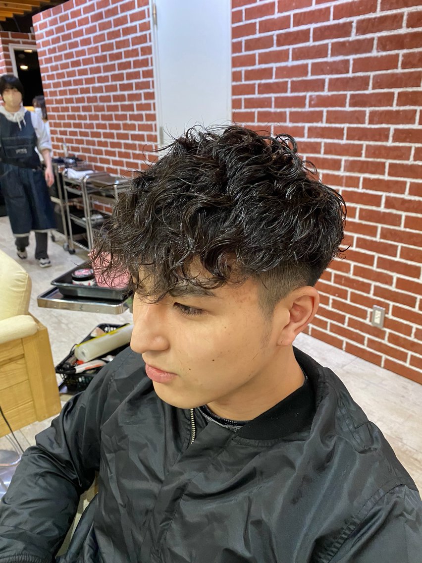 ショート パーマ メンズ スペインカール カット パーマ GAKU【メンズ カット/パーマ】のヘアスタイル