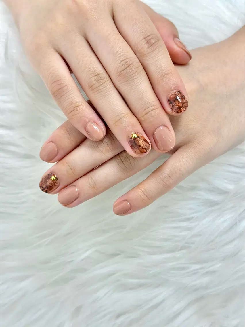 ネイル アートネイル ブラウン クリアネイル ゴールド シンプルネイル ハンドネイル PROVE NAIL 爪整体のネイルデザイン