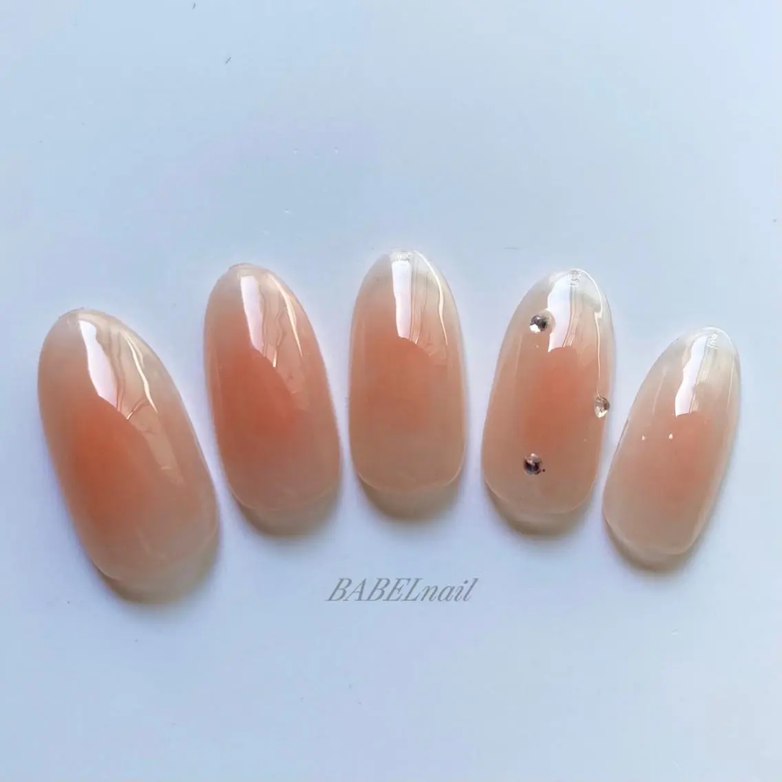 【オフ有/HAND】シンプルに華やかさをプラス🎨の写真