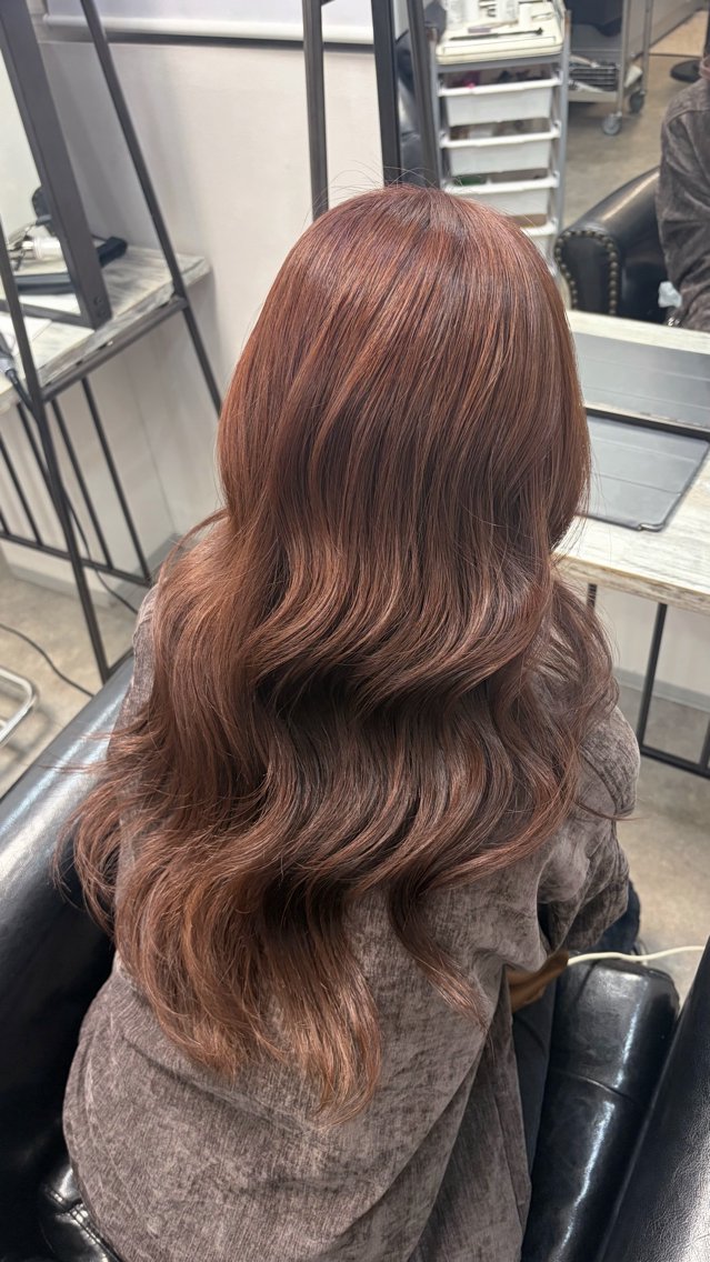 ロング ピンクブラウン ヘアカラー tranq nacoのヘアスタイル