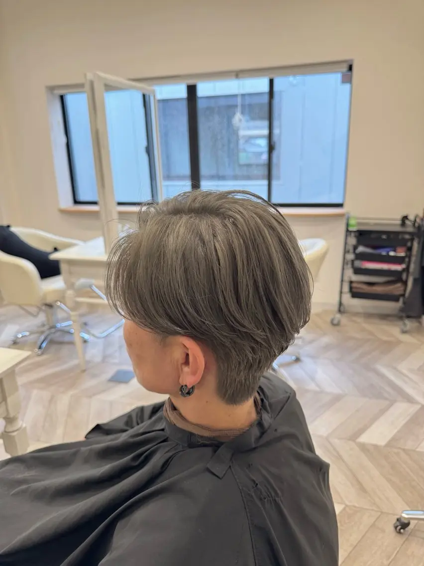 ショート カラー ヘアアレンジ ブリーチ カット ヘアカラー 佐々木  まゆかのヘアスタイル
