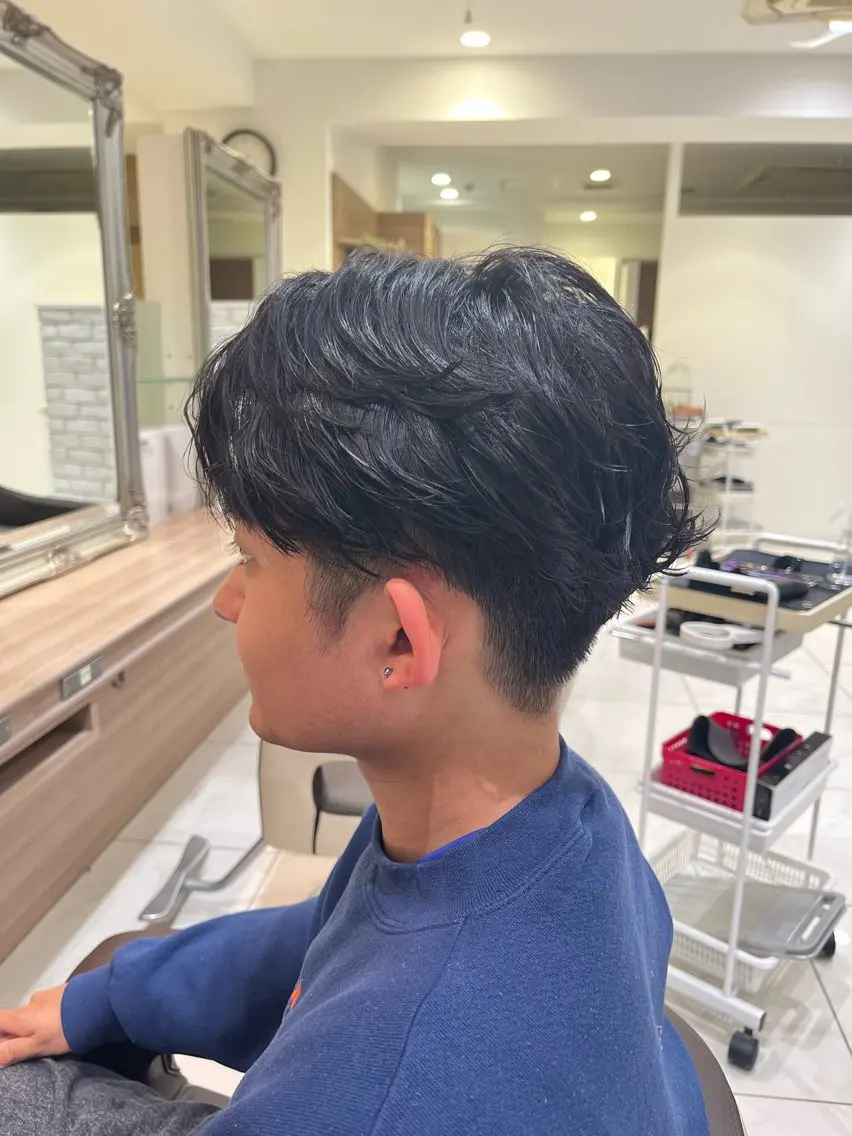 メンズ フェザーパーマ メンズパーマ 絶対垢抜ける メンズパーマ臼井優人のヘアスタイル