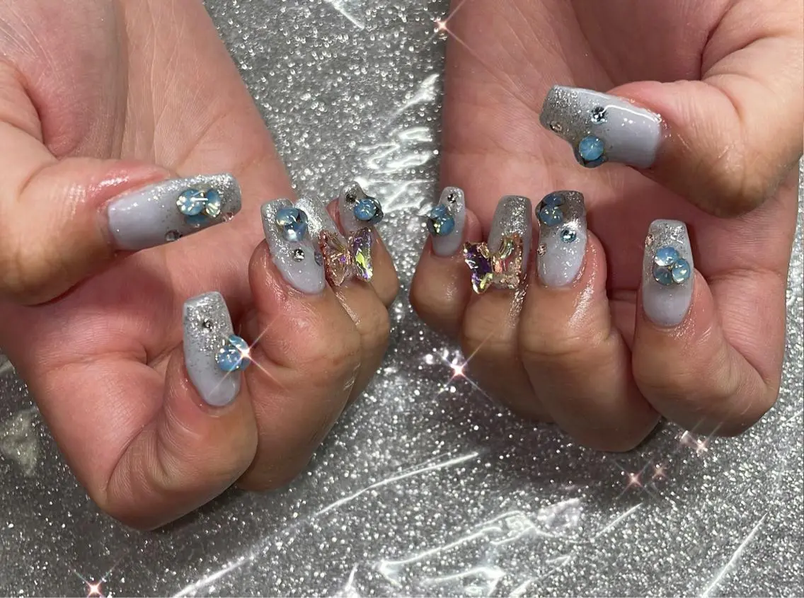 ネイル ハンドネイル VIERU 🌈🎀💖のネイルデザイン