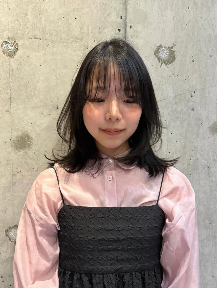 ミディアム 山崎 京のヘアスタイル