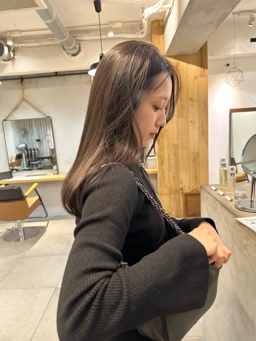 セミロング カラー ブラウンカラー くすみブラウン カット ヘアカラー トリートメント ヘッドスパ 縮毛/透明感カラー Mariamu🫧のヘアスタイル