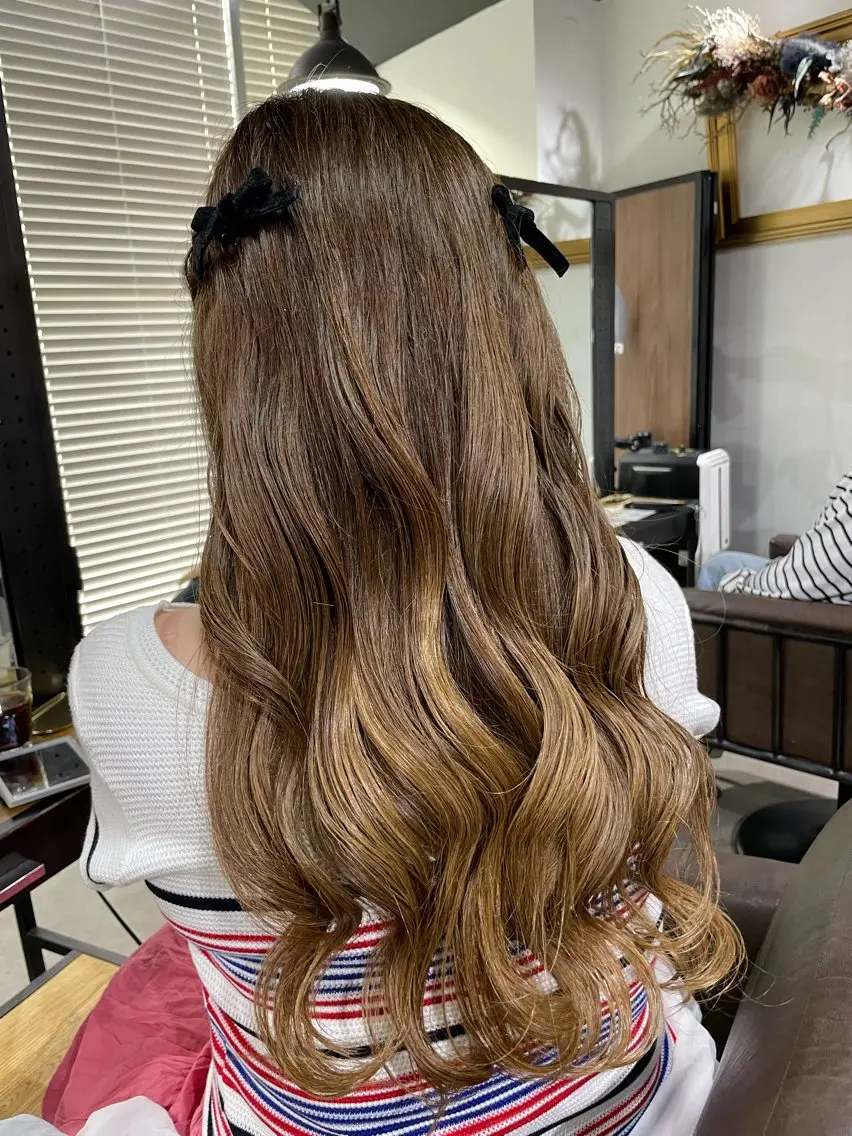 ヘアアレンジ ハーフアップ ヘアセット ミルクティーベージュ ブリーチ🖤サヤカのヘアスタイル