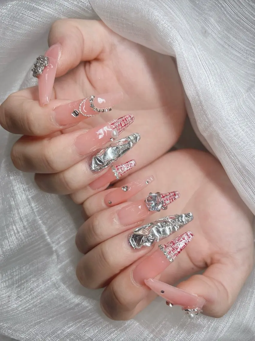 ネイル 長さ出し 卒業式 キラキラネイル マグネットネイル ネイルチップ ハンドネイル Lee Nails チップ長さだし専門店のネイルデザイン