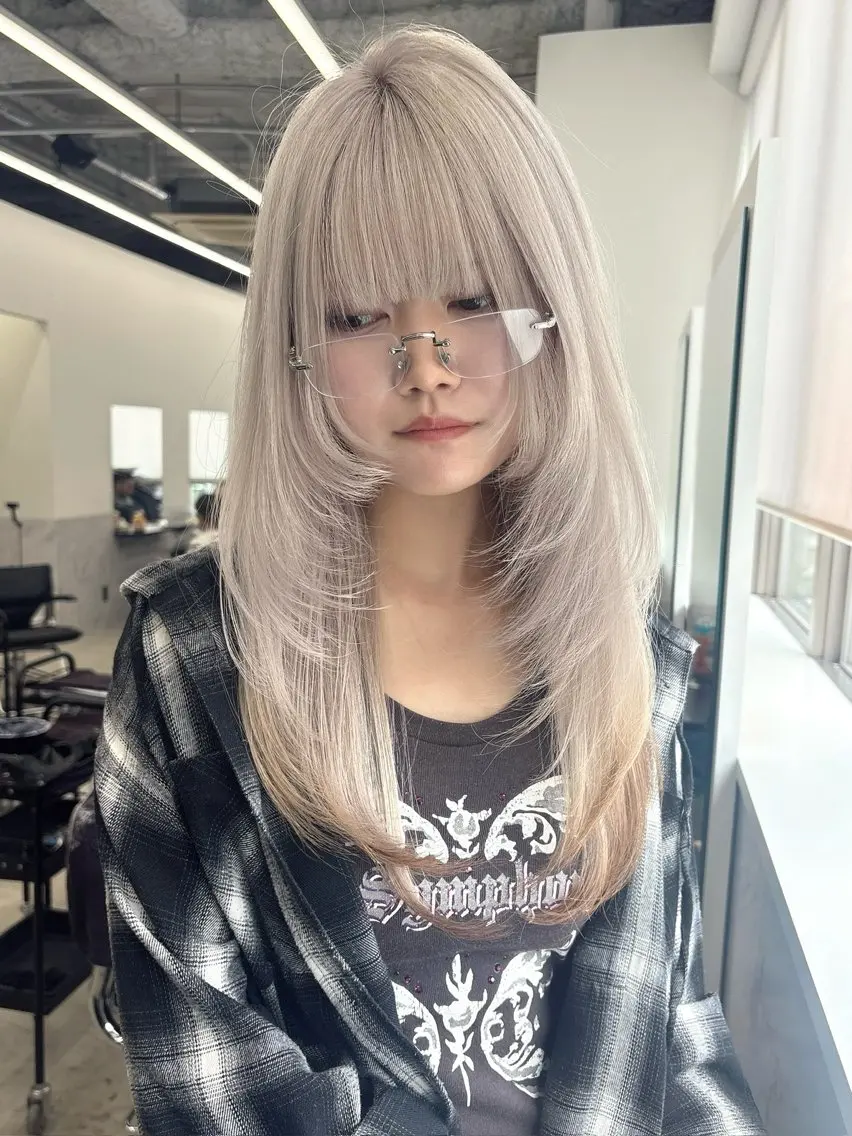 ロング カラー ブリーチ ケアブリーチ デザインカラー 似合わせカット トリートメント ヘアカラー ブリーチカラー/ デザインカラー/栄のヘアスタイル