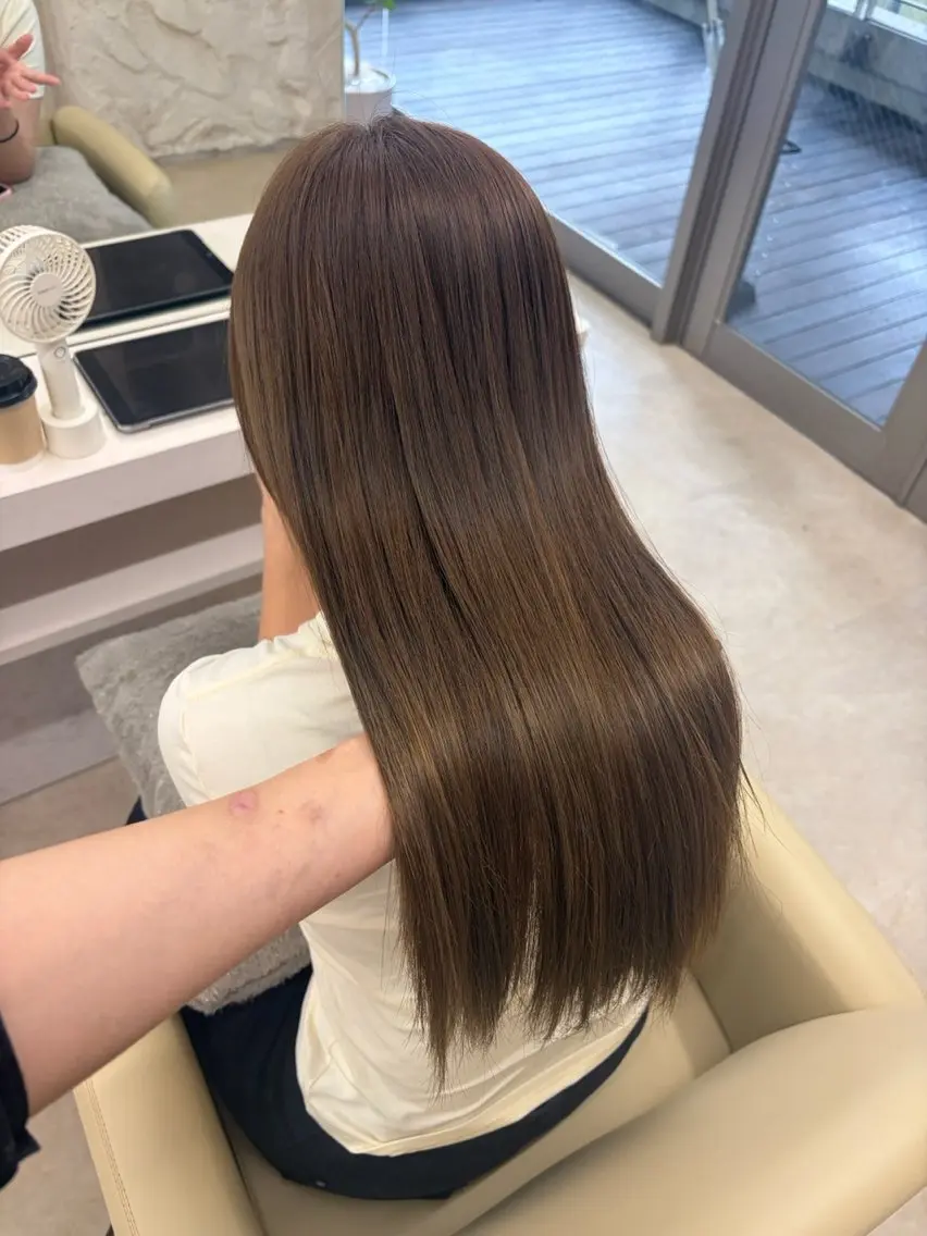 ロング カラー ベージュカラー 透明感カラー ヘアカラー トリートメント 小林 莞奈のヘアスタイル