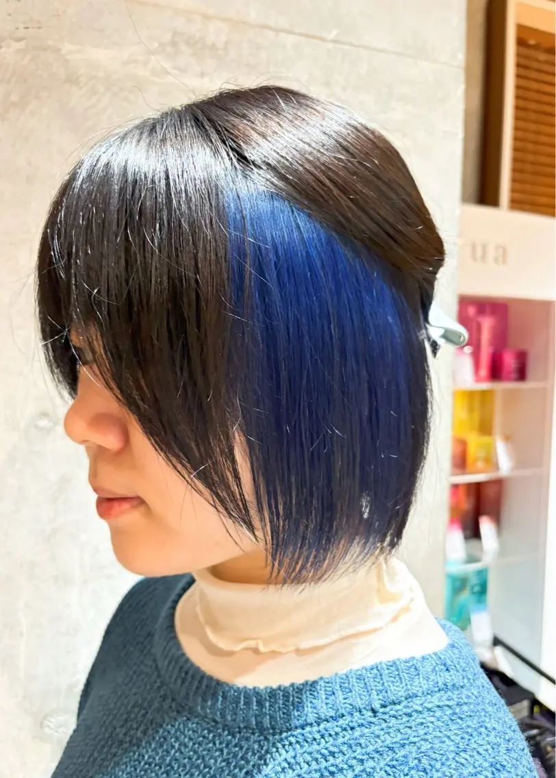 ミディアム カラー ブルーカラー イヤリングカラー 🌊インナーカラー 🐬櫻井海星のヘアスタイル