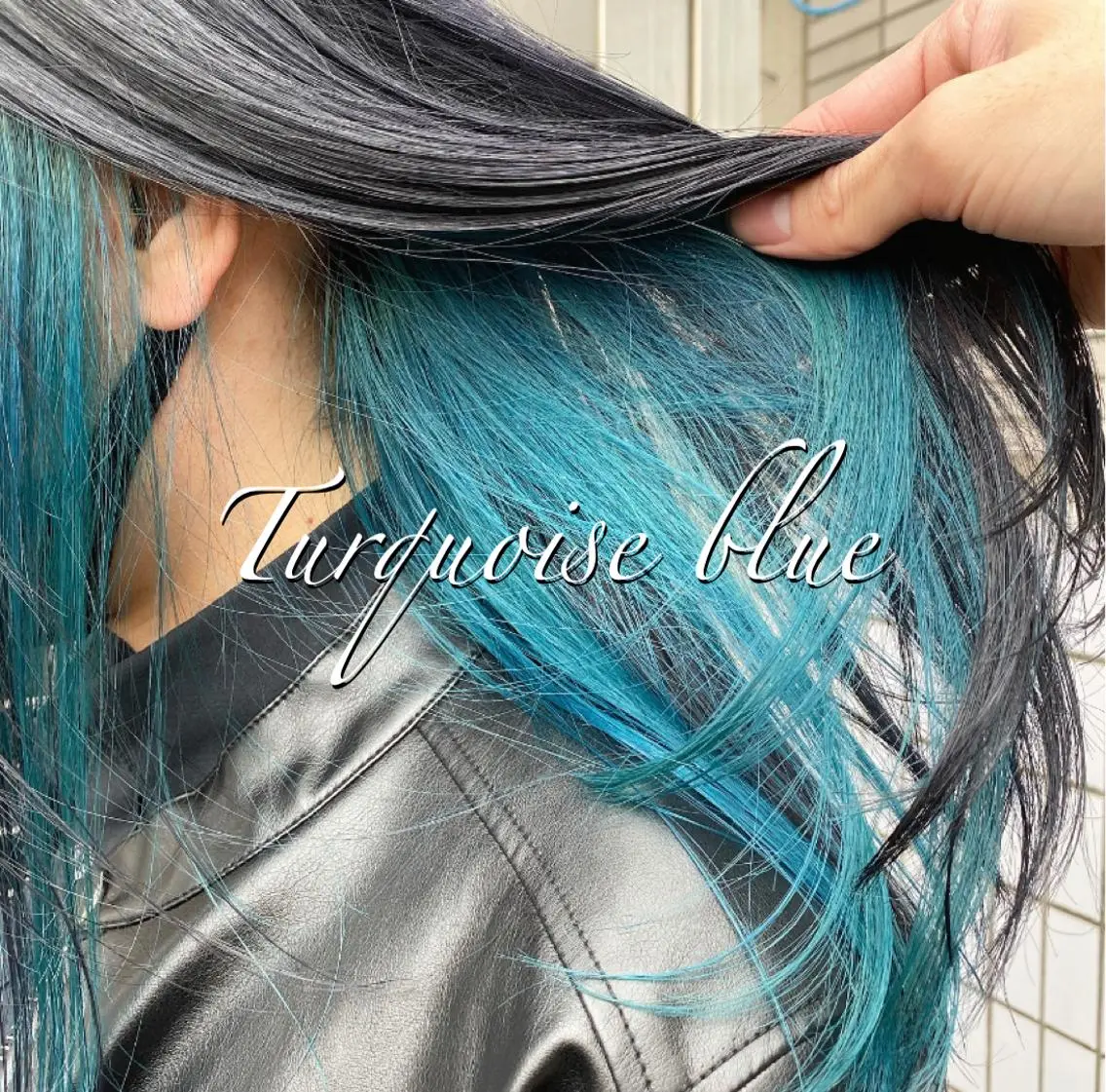 ミディアム カラー ブルーカラー インナーカラー レイヤーカット/ 前髪顔周りカットのヘアスタイル