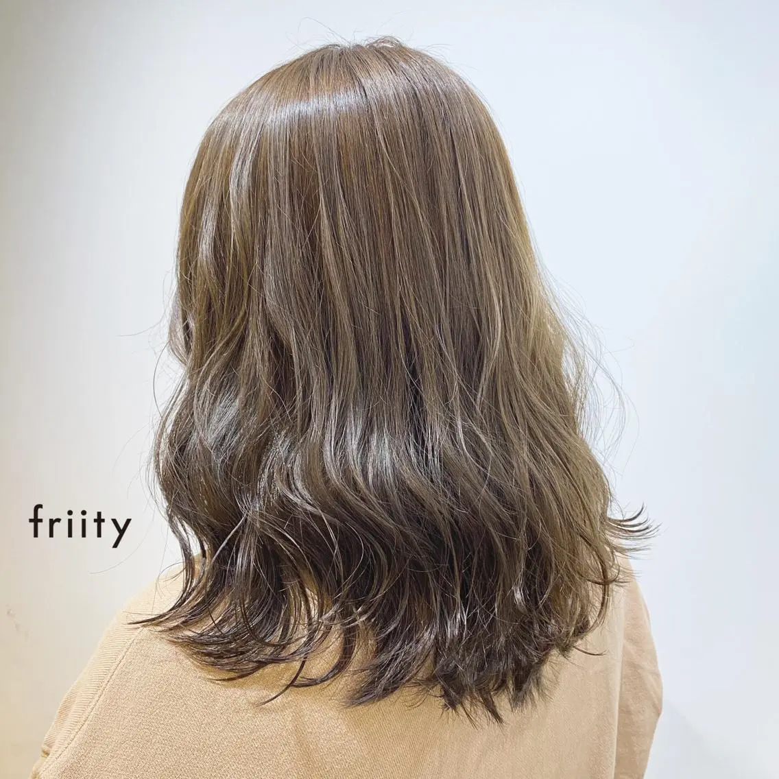ミディアム カット ヘアカラー トリートメント 中司 莉菜のヘアスタイル