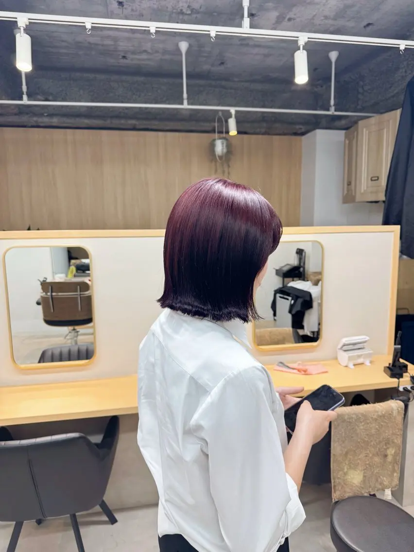 ショート 切りっぱなしボブ パープルカラー ボブ カット ヘアカラー カットモデル募集中 ☀️NICHIKAのヘアスタイル