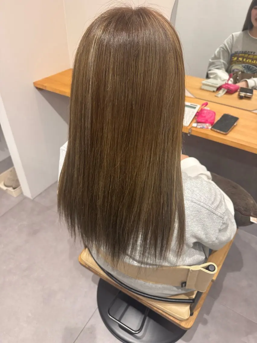 カラー ヘアカラー 坪井 れあのヘアスタイル