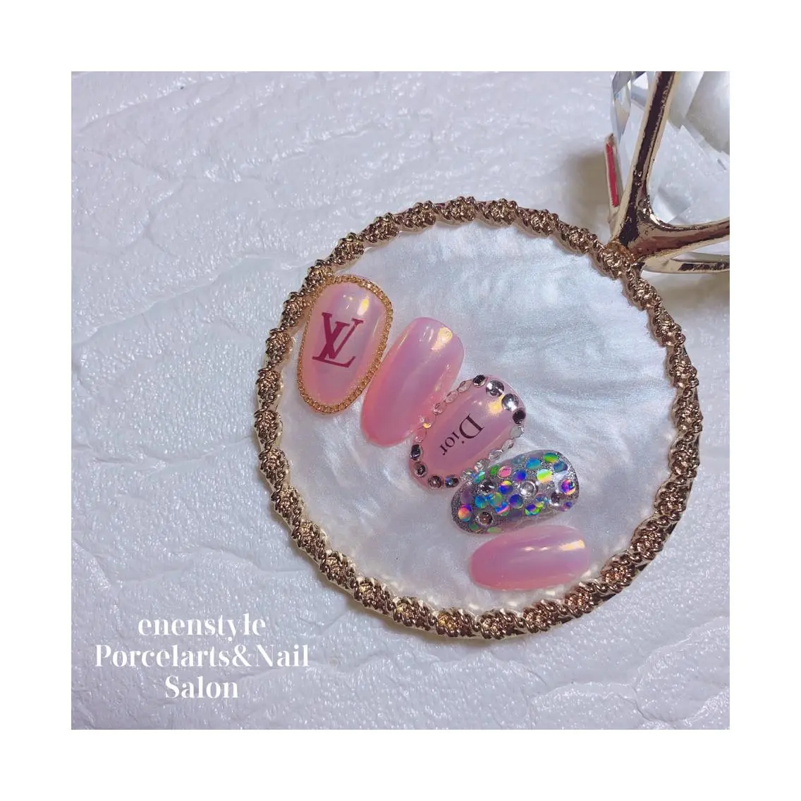 ミディアム ネイル ジェルネイル ニュアンスネイル オフィスネイル ワンカラーネイル パラジェル ハンドネイル 🐾enen style 🐾のネイルデザイン