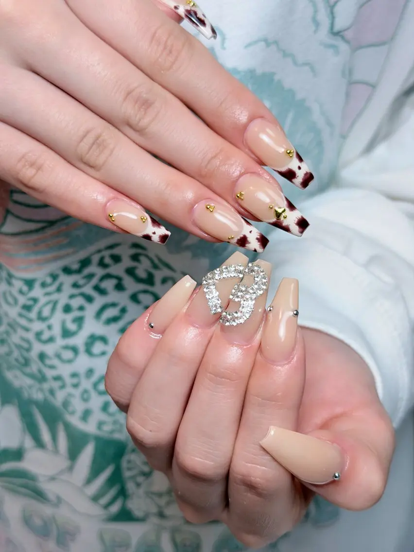 ネイル チークネイル ドット フレンチネイル グラデーション ハート ハンドネイル Julli NailStudioのネイルデザイン